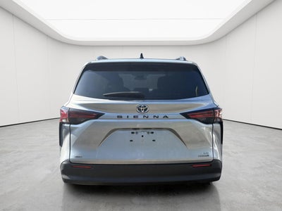 2022 Toyota Sienna LE