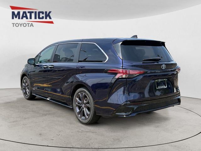 2021 Toyota Sienna XSE 7 Passenger