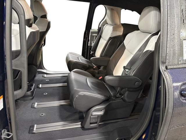 2026 Toyota Sienna XSE 7 Passenger