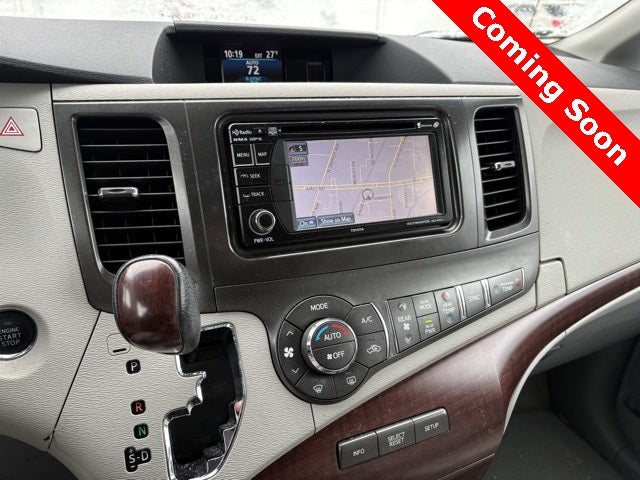 2014 Toyota Sienna XLE 8 Passenger