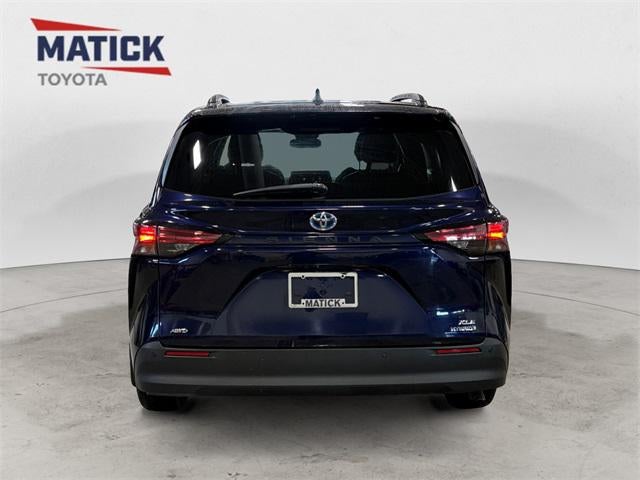 2022 Toyota Sienna XLE 7 Passenger
