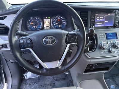 2020 Toyota Sienna XLE 7 Passenger