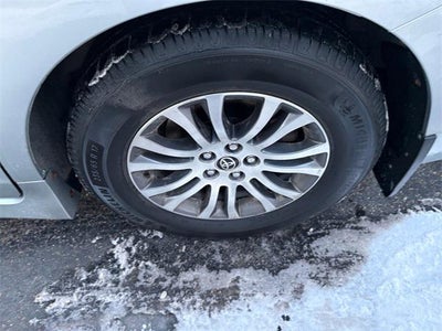 2020 Toyota Sienna XLE 7 Passenger