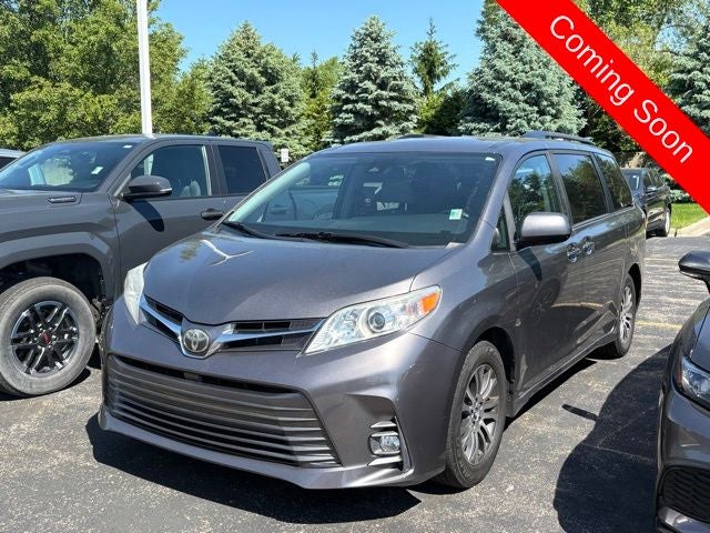2020 Toyota Sienna XLE 8 Passenger