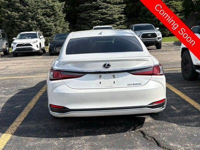 2019 Lexus ES 300h