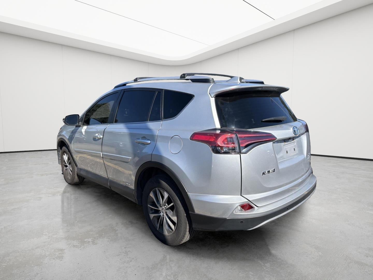 2016 Toyota RAV4 Hybrid XLE