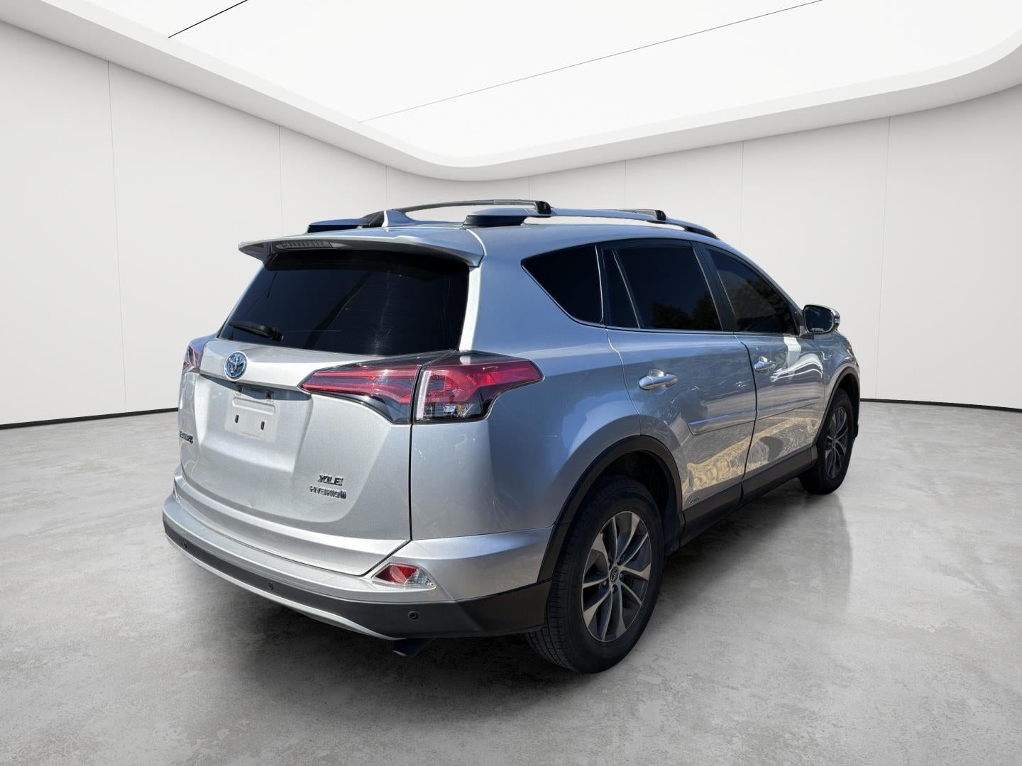2016 Toyota RAV4 Hybrid XLE
