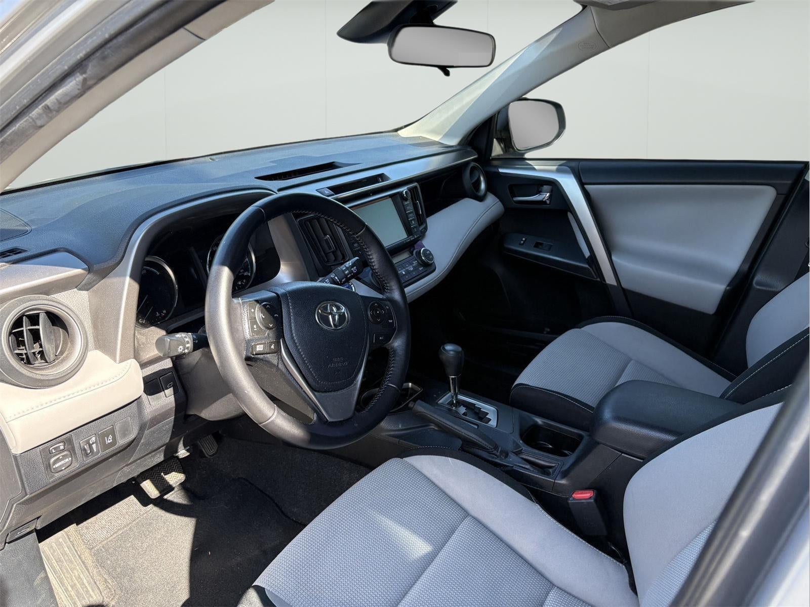 2016 Toyota RAV4 Hybrid XLE